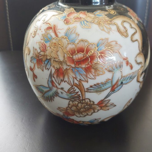 Porcelain vase Asian style hand painted 15 cm like new