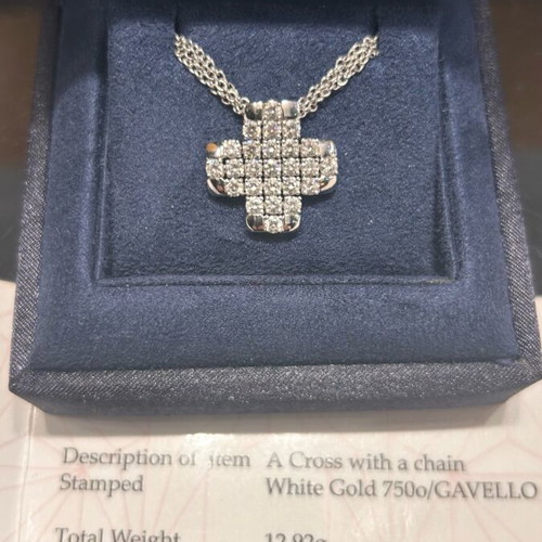 Diamond cross k18 with triple chain and certified brilliant