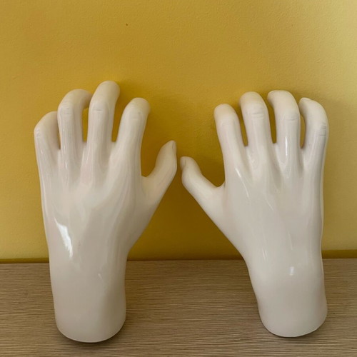 Doll hands pair like new
