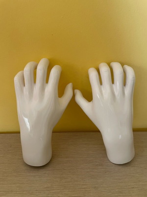 Doll hands pair like new