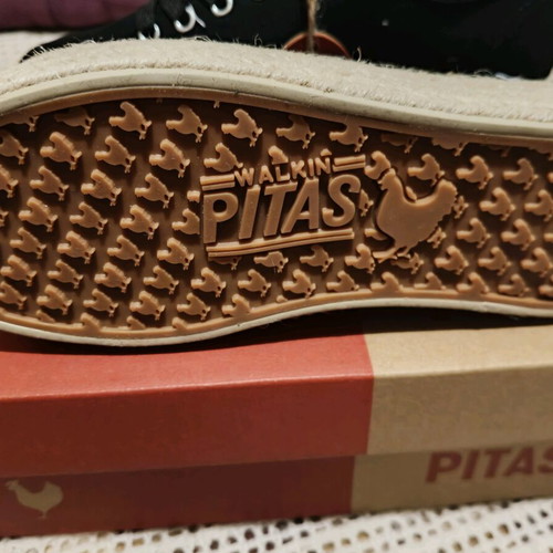 Walk In Pitas athletic sneakers new, black and beige espadrilles size 39