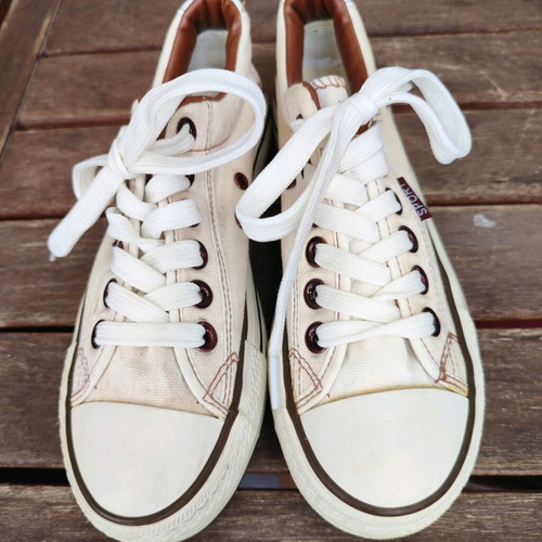Janessa Sport women's leather shoes size 37 like new beige sneakers