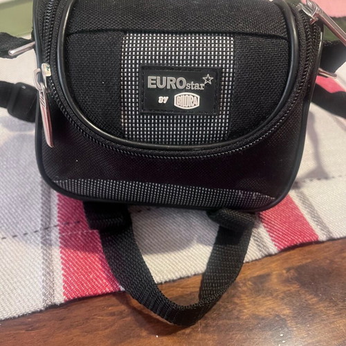 Sony camera 7.2 megapixels like new, silver