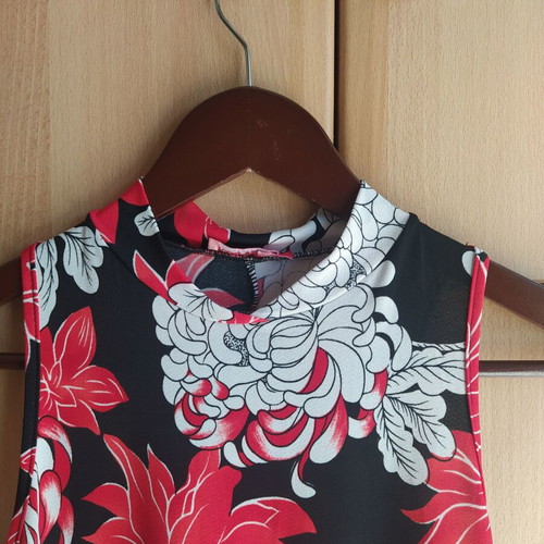 Madlen Atene fitted dress with cut-out back, black and red