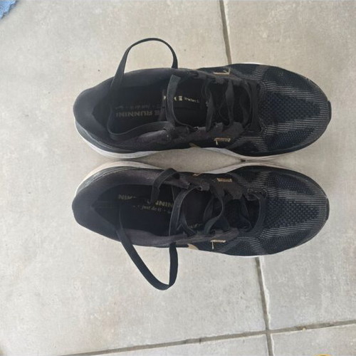 Nike Zoom Air athletic shoes used, size 39, black