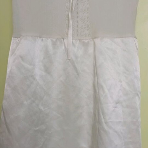Miss Evelyn set robe and nightgown like new, sugar color