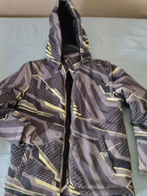Boys' winter jacket with detachable hood, size 134-140 cm