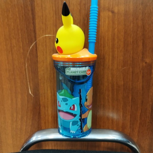 Pokémon water bottle with 3D lid and new straw