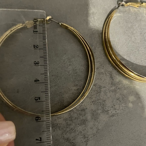 Y2K golden hoop earrings Jewelor like new, triple hoop effect