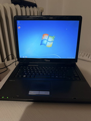 Fujitsu Siemens AMILO Pi 2540 laptop, Windows, 15-inch