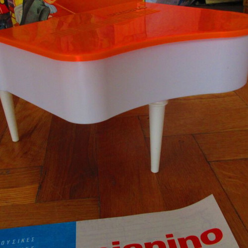 Pianino musical toy piano new, in box from the 70s