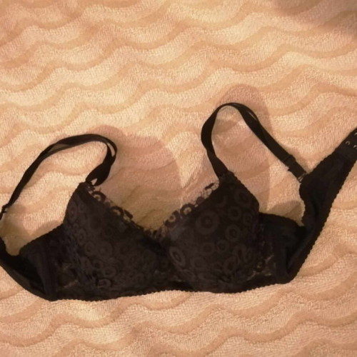 Black bra 60b used with padding