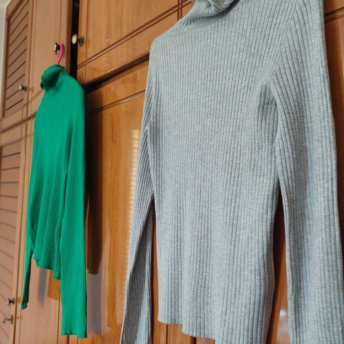 Bershka turtleneck tops like new, pack of two, gray and green, size L