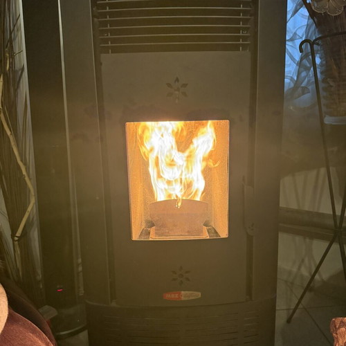 MBZ Italfuoco Ambra Hydro 24kW pellet stove like new