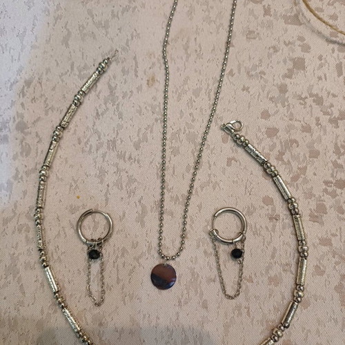 Jewelry set new, two necklaces and earrings