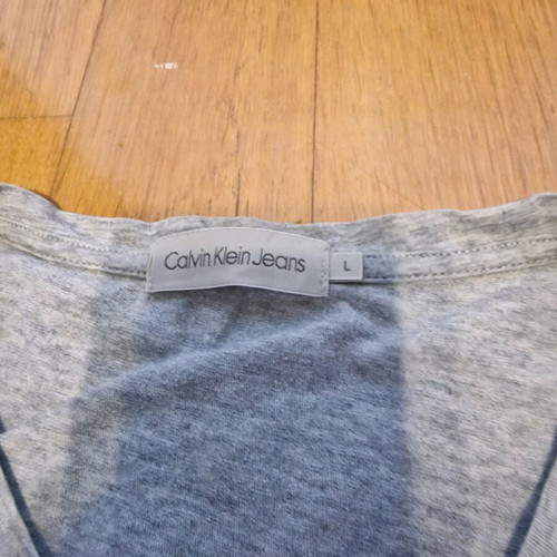 Calvin Klein t shirt like new, genuine, size L