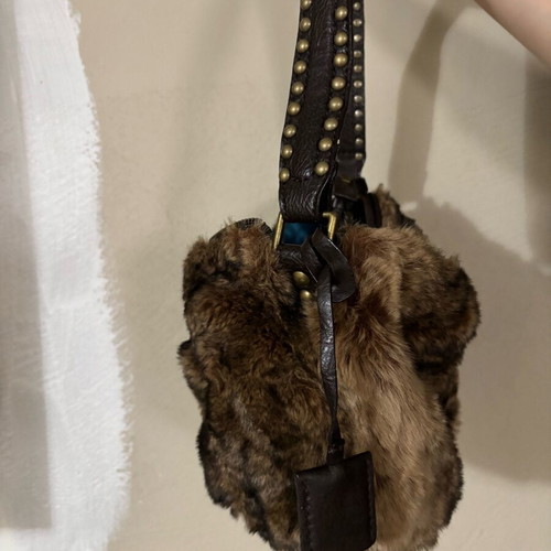 Women's bag made of natural fur and leather like new, lightly used