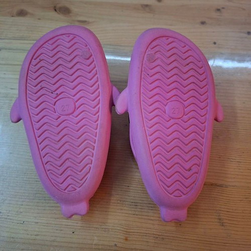 Trendyol pink children's slippers size 27 shark design like new