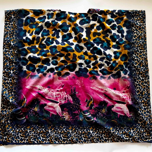 Kaftan boho with pink sharks like new