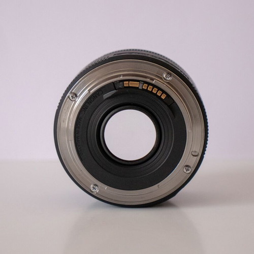 Canon EF 50mm f/1.8 STM lens like new
