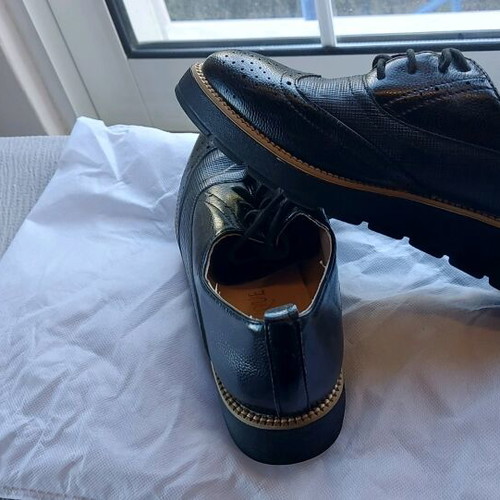 Diamantique women's black Oxford shoes used