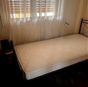 Μονό μεταλλικό κρεβάτι με στρώμα