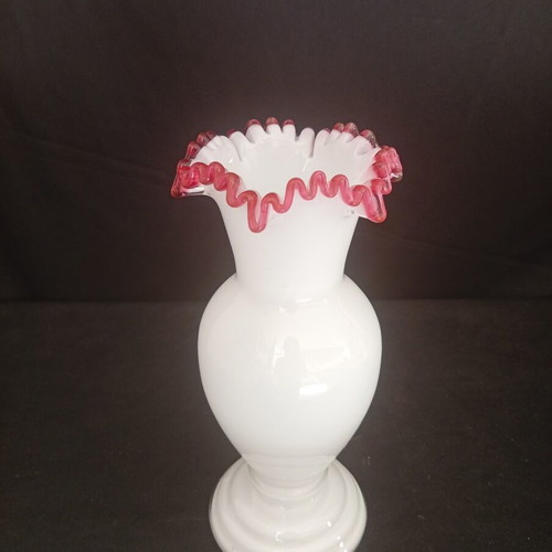 Vintage milk glass vase with pink ruffled rim, 22 cm