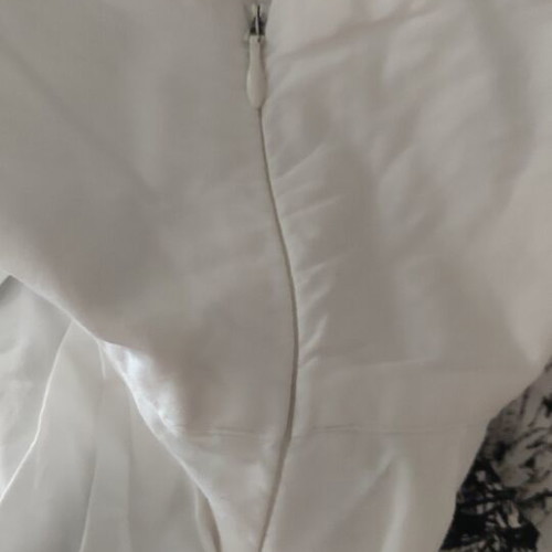 Skirt Lilly.It like new, black and white, size L