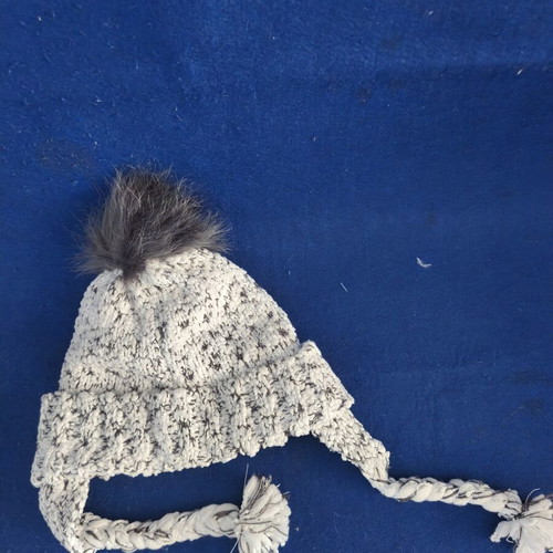 Girl's hat like new, 53cm, gray