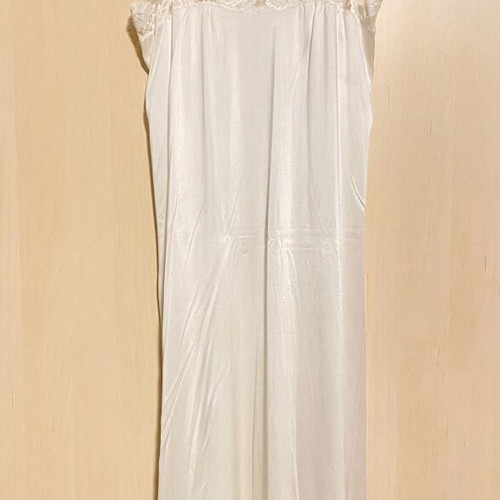 Sleep dress long satin Magic Bride white new with lace