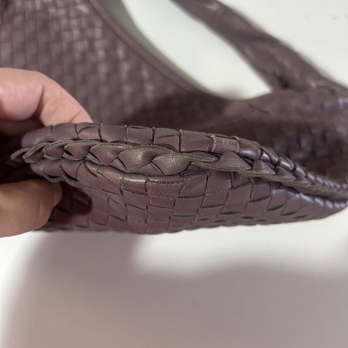 Bottega Veneta shoulder bag like new, purple