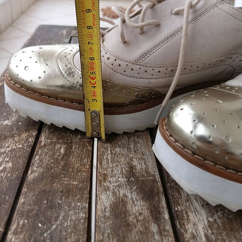 Nine West women's oxfords shoes beige - gold used, size 37