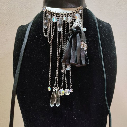 Chocker leather with iridescent crystals like new, black