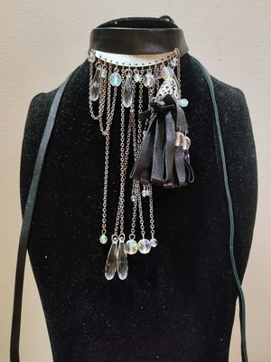 Chocker leather with iridescent crystals like new, black
