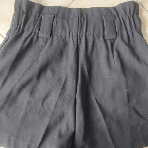 Stradivarius fabric shorts size M black like new