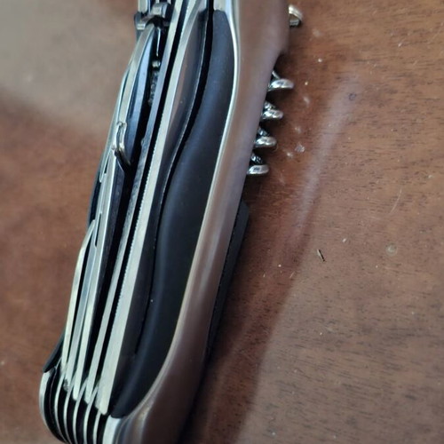 Multitool pocket knife like new with fabric belt pouch