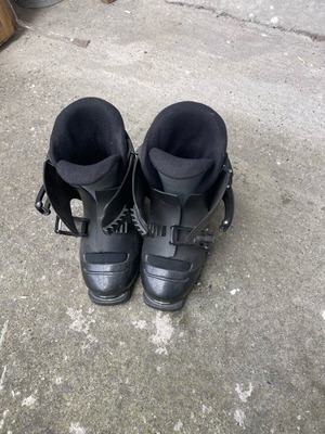 Children's ski boots used, size 32