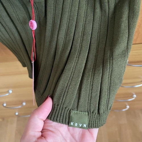 Karavan top L/XL green new with tags