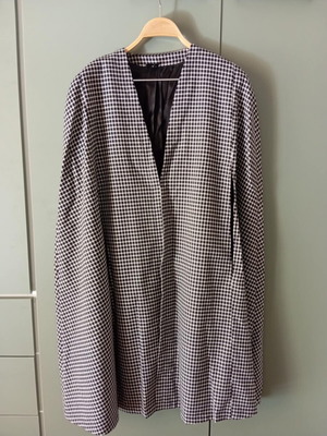 Max & Co cape new, black and white, one size