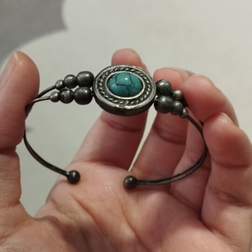 Boho ethnic metal bracelet cuff with turquoise stone
