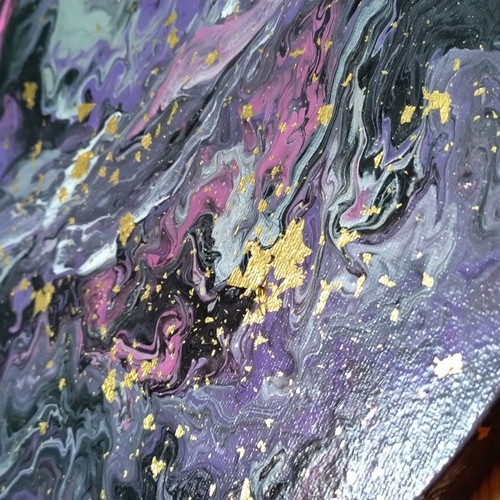 Round canvas painting, fluid art with acrylic and gold leaf