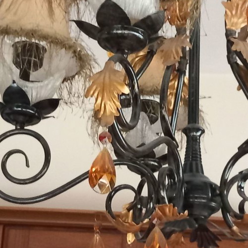 Five-light chandelier used with crystals