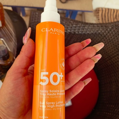 Clarins 50 SPF sun spray lotion new
