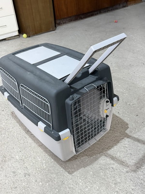 Dog crate new, suitable for pets up to 20kg