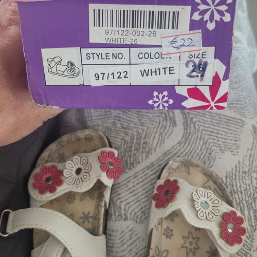 Sandals white with decorative flowers new, size 26