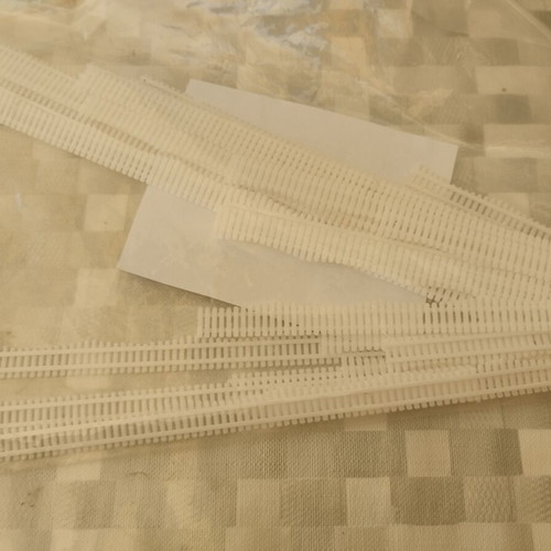 HO Scale Fences like new, set of 10 bags for modeling