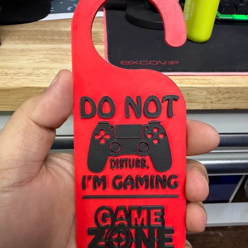Logo sign 3D print Do Not Disturb for game rooms, like new, plastic PLA