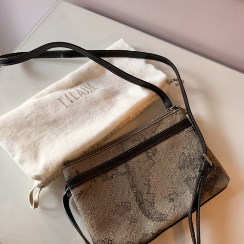 Alviero Martini 1a Classe crossbody bag like new, black and green leather