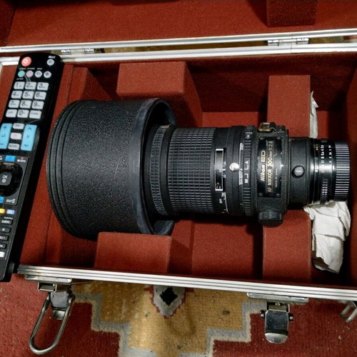 Τηλεφακός Nikkor ED 300mm f/2,8 σαν καινούργιος