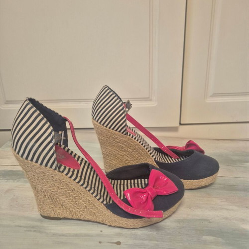 Modiva espadrilles blue with fuchsia bow size 40 like new